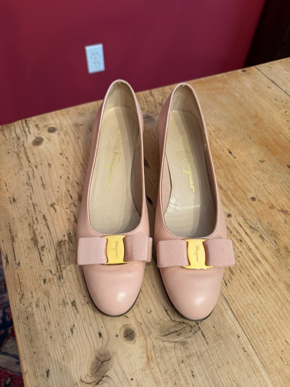 Salvatore Ferragamo Pink Leather Vara Bow Flats with Gold Hardware